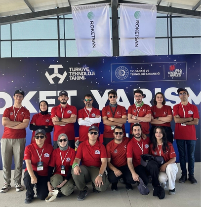 Roket Takımı Spaceport America Cup yarışmasında roket fırlatırken, TBA Akademi teknik destek sağladı