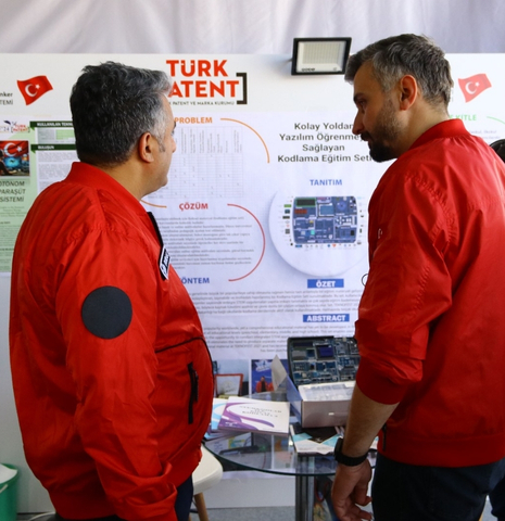 TEKNOFEST Uluslararası Buluş Fuarı TÜRKPATENT ISIF’24’te bronz madalya kazanan TBA Akademi Kodlama Eğitim Seti ödül töreni